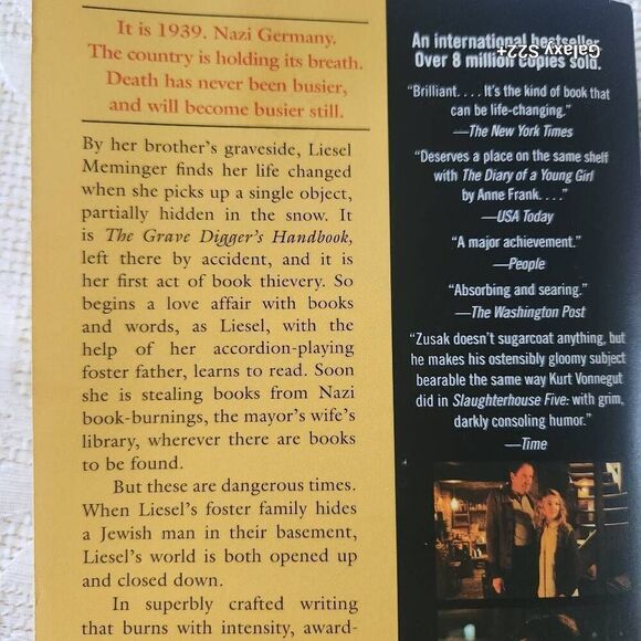 The Book Thief paper back novel - Picture 4 of 10